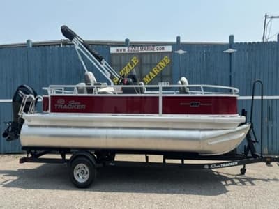 BOATZON | Sun Tracker Bass Buggy 18 DLX 2026