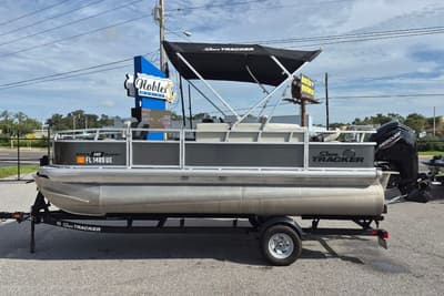BOATZON | Sun Tracker Bass Buggy 18 DLX 2026