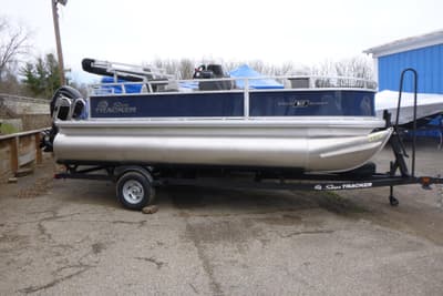 BOATZON | Sun Tracker Bass Buggy 18 DLX 2026