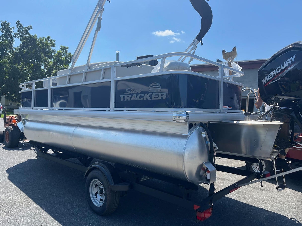 2026 Sun Tracker Bass Buggy 18 DLX - Sold Boat