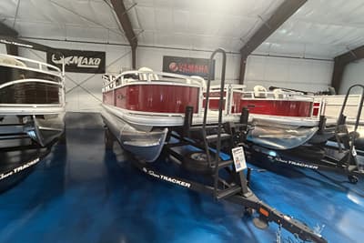 BOATZON | Sun Tracker Bass Buggy 18 DLX 2026