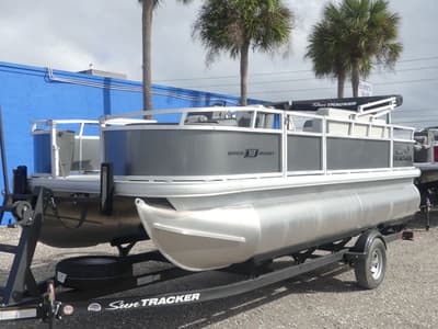 BOATZON | Sun Tracker Bass Buggy 18 DLX 2026
