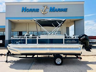 BOATZON | Sun Tracker Bass Buggy 18 DLX 2026