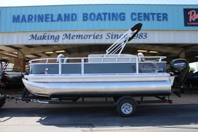 BOATZON | Sun Tracker Bass Buggy 18 DLX 2026