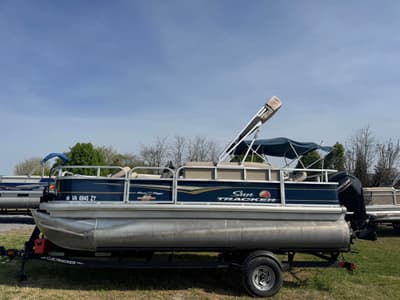 BOATZON | Sun Tracker Bass Bugy 18 DLX 40th Anniversary 2023