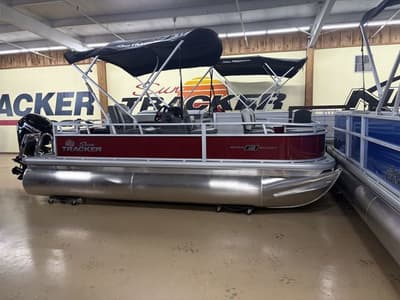 BOATZON | Sun Tracker BB 18 2026