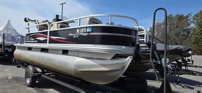 BOATZON | Sun Tracker BB 18 DLX 2017