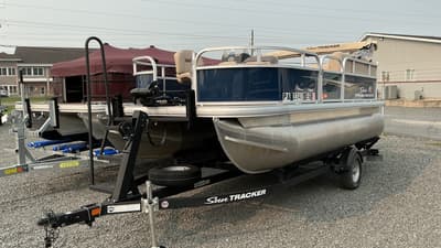BOATZON | Sun Tracker BB16 XLS BLU VNL DOM 2025