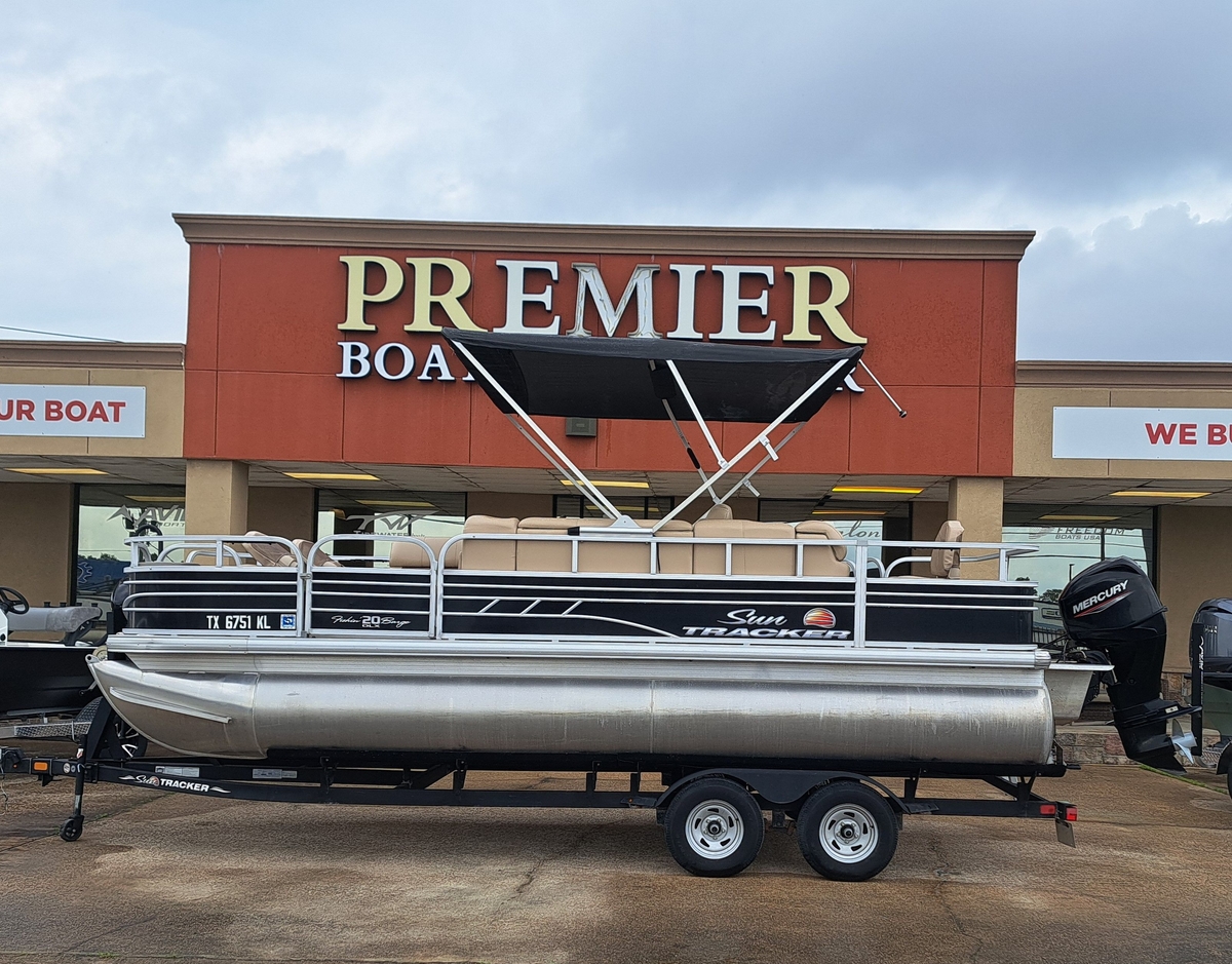 2022 Sun Tracker FB20 DLX - Sold Boat