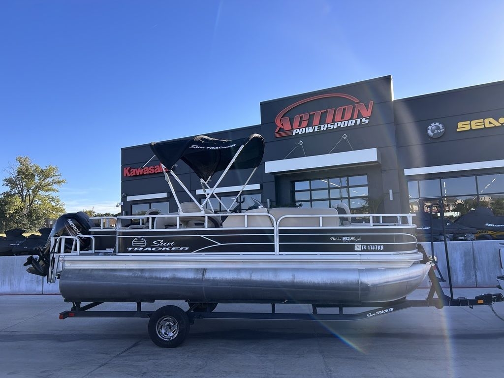 2017 Sun Tracker FISHIN BARGE 20 DLX - Sold Boat