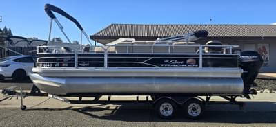 BOATZON | Sun Tracker Fishin Barge 20 DLX 2019