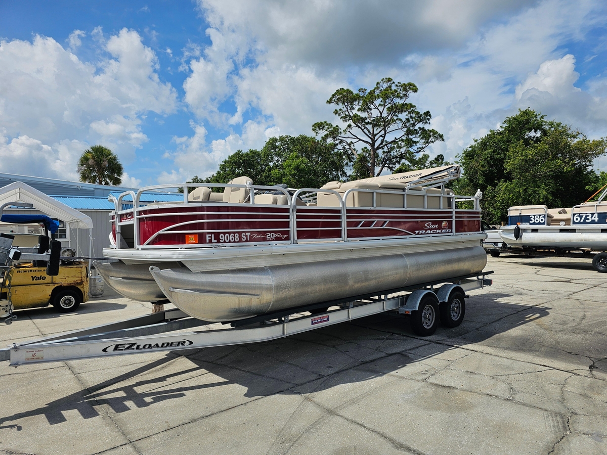 2021 Sun Tracker Fishin Barge 20 DLX - Sold Boat