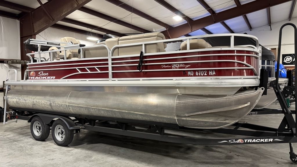 2022 Sun Tracker Fishin Barge 20 DLX - Sold Boat