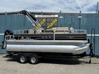 BOATZON | Sun Tracker Fishin Barge 20 DLX 2022