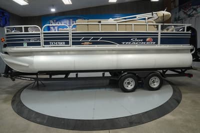 BOATZON | Sun Tracker Fishin Barge 20 DLX 2023