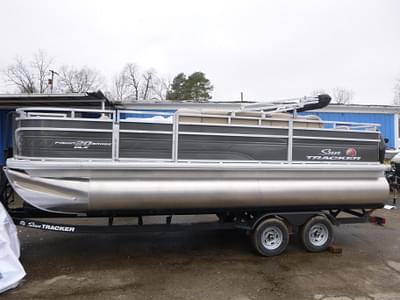 BOATZON | Sun Tracker Fishin Barge 20 DLX 2025