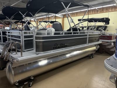 BOATZON | Sun Tracker Fishin Barge 20 DLX 2026