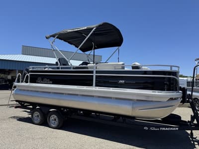 BOATZON | Sun Tracker Fishin Barge 20 DLX 2026