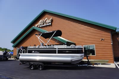 BOATZON | Sun Tracker Fishin Barge 20 DLX 2027