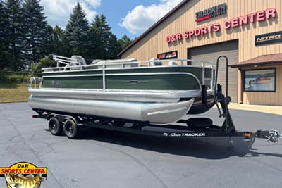 BOATZON | Sun Tracker Fishin Barge 20 DLX 2027