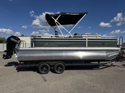 BOATZON | Sun Tracker FISHIN BARGE 20 DLX 2027