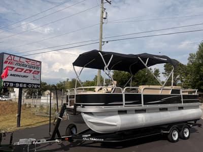 BOATZON | Sun Tracker Fishin Barge 22 2013