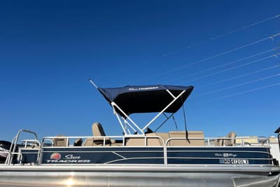 BOATZON | Sun Tracker Fishin Barge 22 DLX 2019