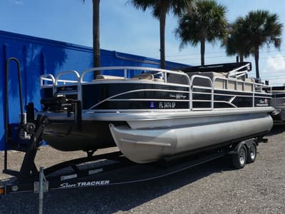 BOATZON | Sun Tracker FISHIN BARGE 22 DLX 2019