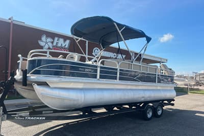 BOATZON | Sun Tracker Fishin Barge 22 DLX 2019
