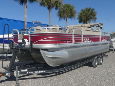 BOATZON | Sun Tracker Fishin Barge 22 DLX 2020