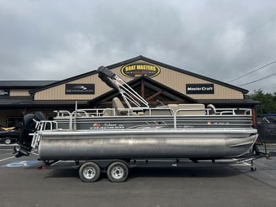 BOATZON | Sun Tracker Fishin Barge 22 DLX 2021