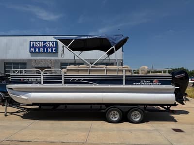 BOATZON | Sun Tracker Fishin Barge 22 DLX 2021
