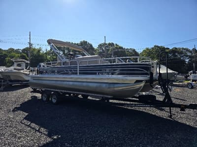 BOATZON | Sun Tracker Fishin Barge 22 DLX 2023