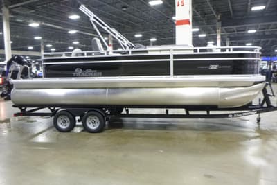 BOATZON | Sun Tracker Fishin Barge 22 DLX 2026