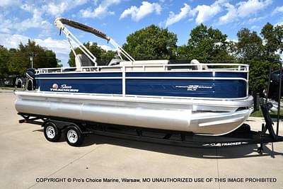 BOATZON | Sun Tracker FISHIN BARGE 22 DLX w150HP Mercury 4 Stroke 2025