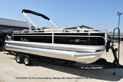 BOATZON | Sun Tracker FISHIN BARGE 22 DLX w150HP Mercury 4 Stroke 2026