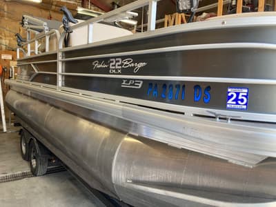 BOATZON | Sun Tracker Fishin Barge 22 XP3 2016