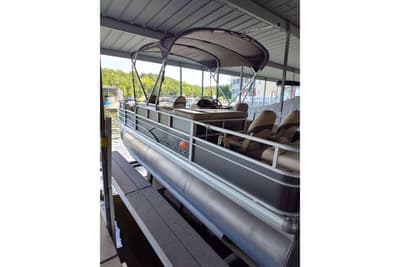 BOATZON | Sun Tracker Fishin Barge 22 XP3 2016