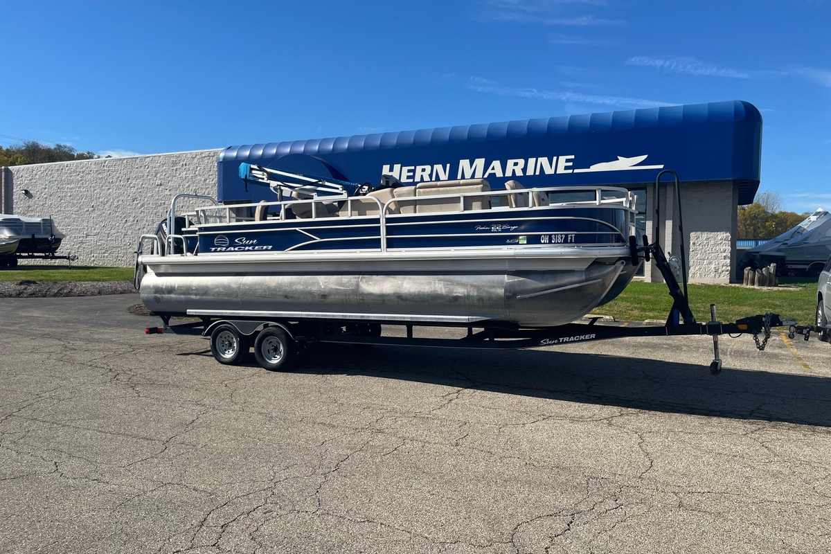 2017 Sun Tracker Fishin Barge 22 XP3 - Sold Boat