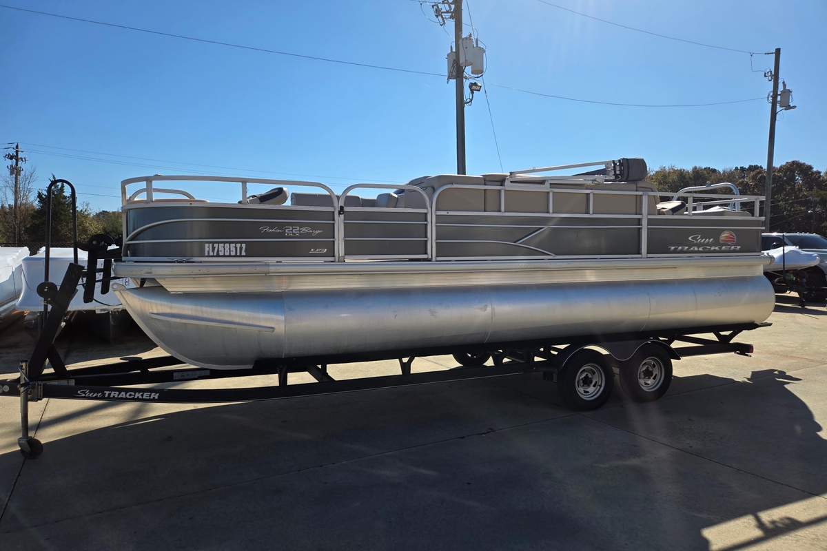 2019 Sun Tracker Fishin Barge 22 XP3 - Sold Boat