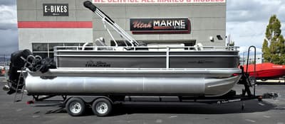 BOATZON | Sun Tracker Fishin Barge 22 XP3 2026