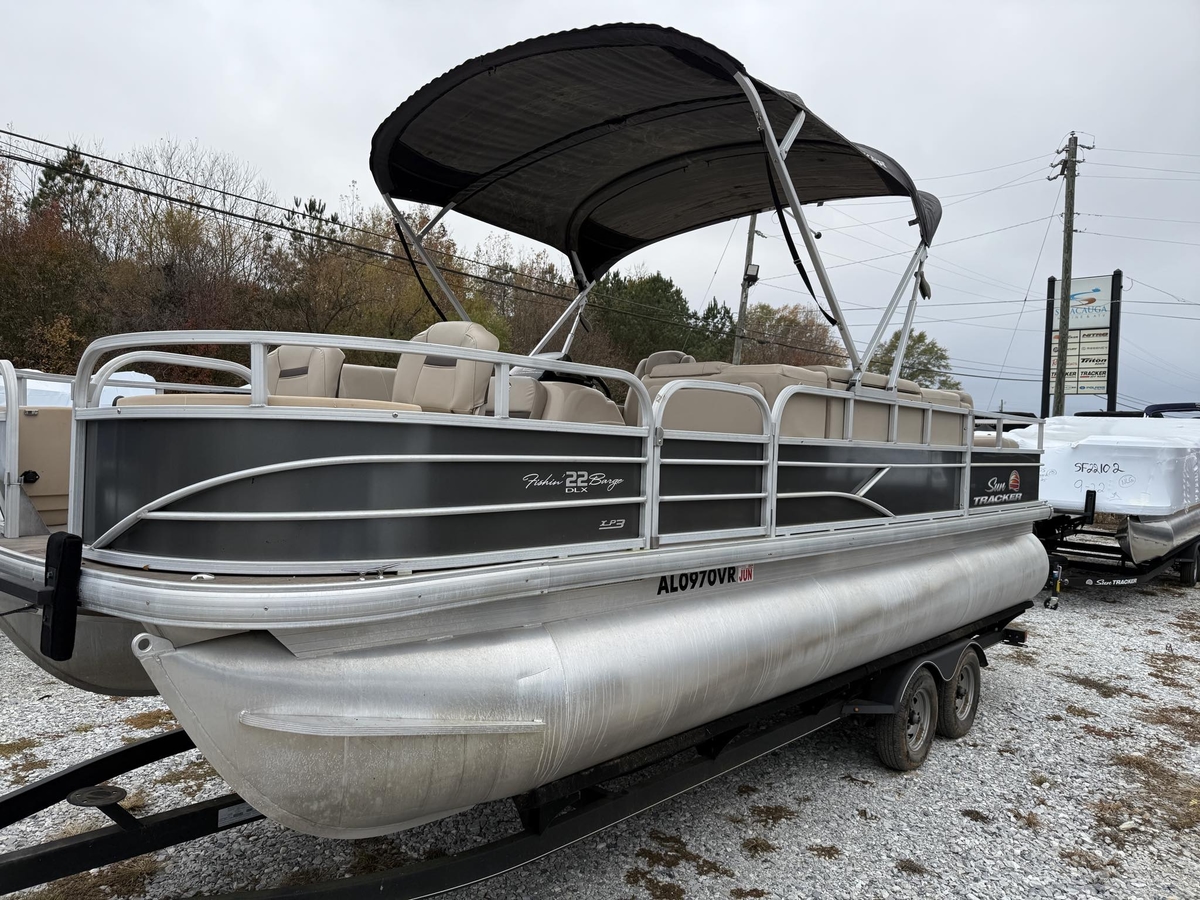 2019 Sun Tracker Sun Tracker FISHIN BARGE 24 XP3 2019 - Sold Boat