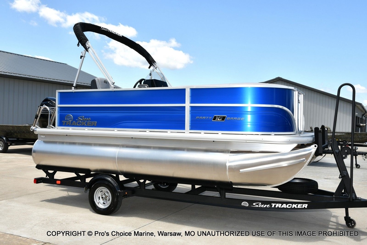 2026 Sun Tracker Party Barge 16 - Sold Boat
