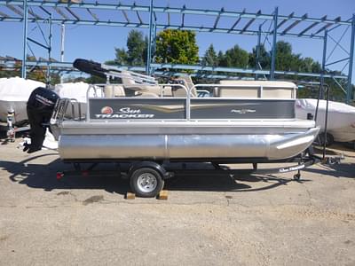 BOATZON | Sun Tracker Party Barge 16 DLX 2025 BOATZON | Sun Tracker Party Barge 16 DLX 2025