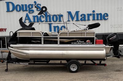 BOATZON | Sun Tracker PARTY BARGE 16 DLX 2025