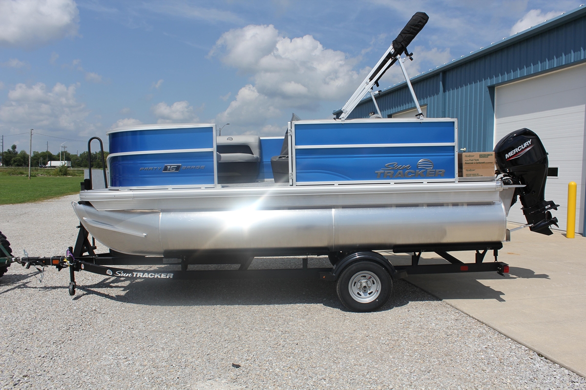 2026 Sun Tracker Party Barge 16 DLX - Sold Boat
