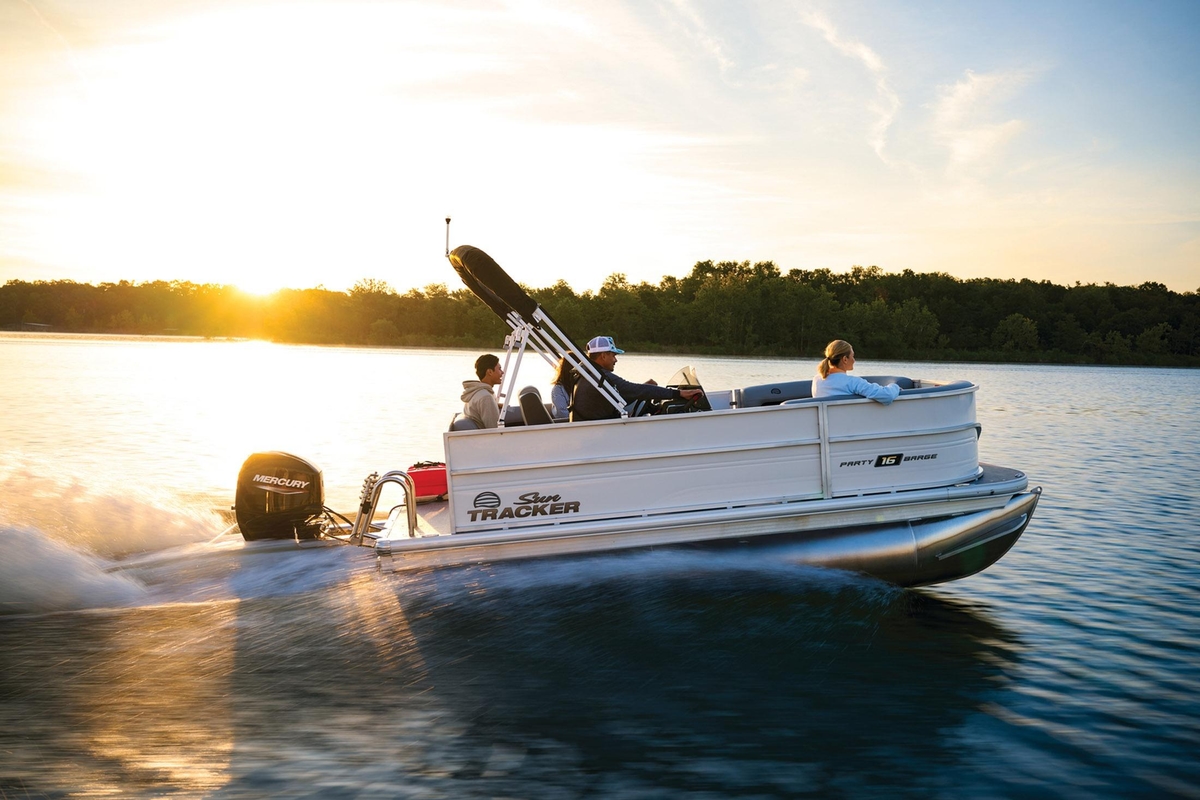 2026 Sun Tracker Party Barge 16 DLX - Sold Boat