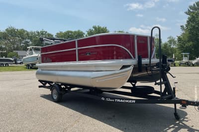 BOATZON | Sun Tracker Party Barge 16 DLX 2026