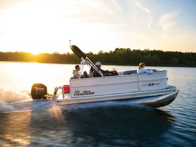 BOATZON | Sun Tracker Party Barge 16 DLX 2026