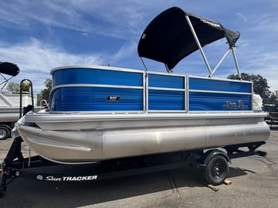BOATZON | Sun Tracker Party Barge 16 DLX 2027